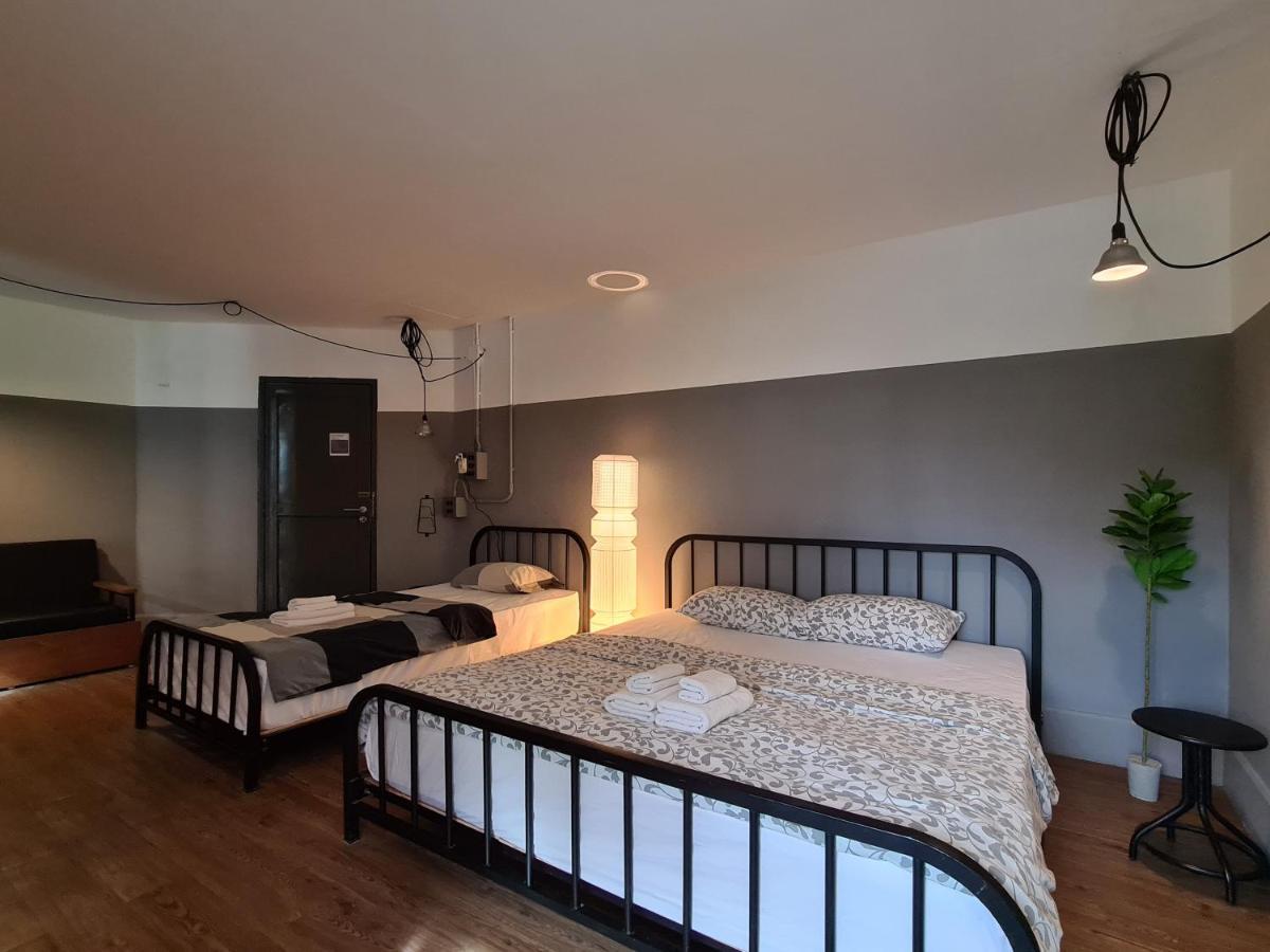 Bangsaen Hand Hotel מראה חיצוני תמונה